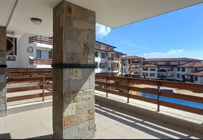 Gardenia Hills * Σάνι Μπιτς